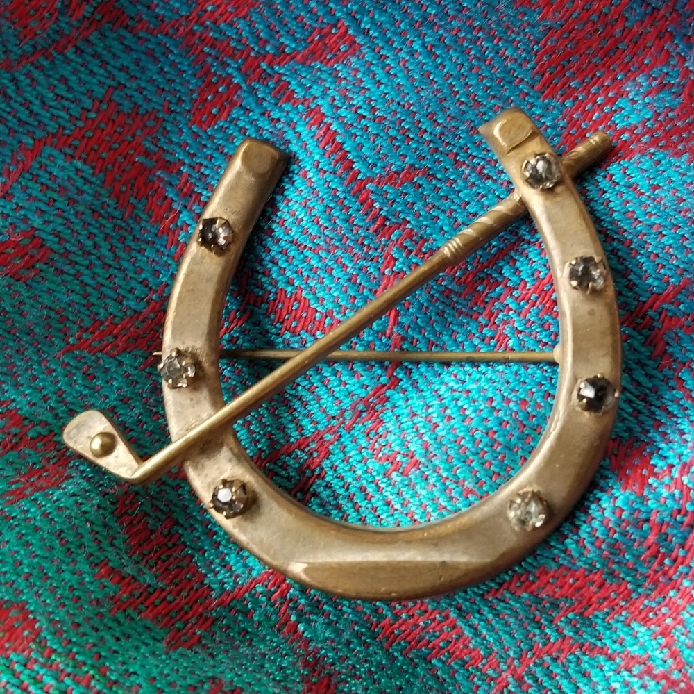 Antique horseshoe brooch dark bronze gold ton Victorian Edwardian pin horse shoe